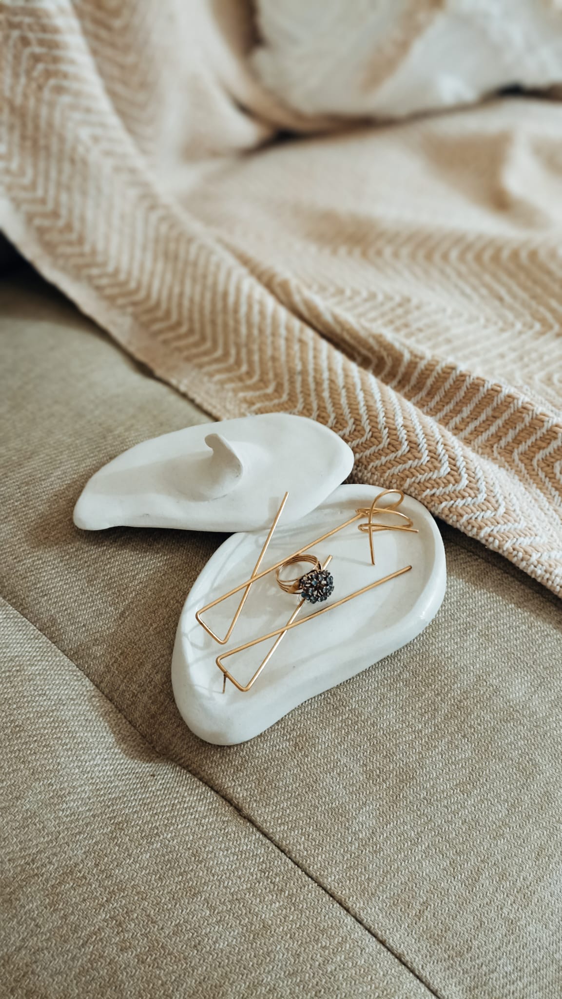 Porta joias em cerâmica fria