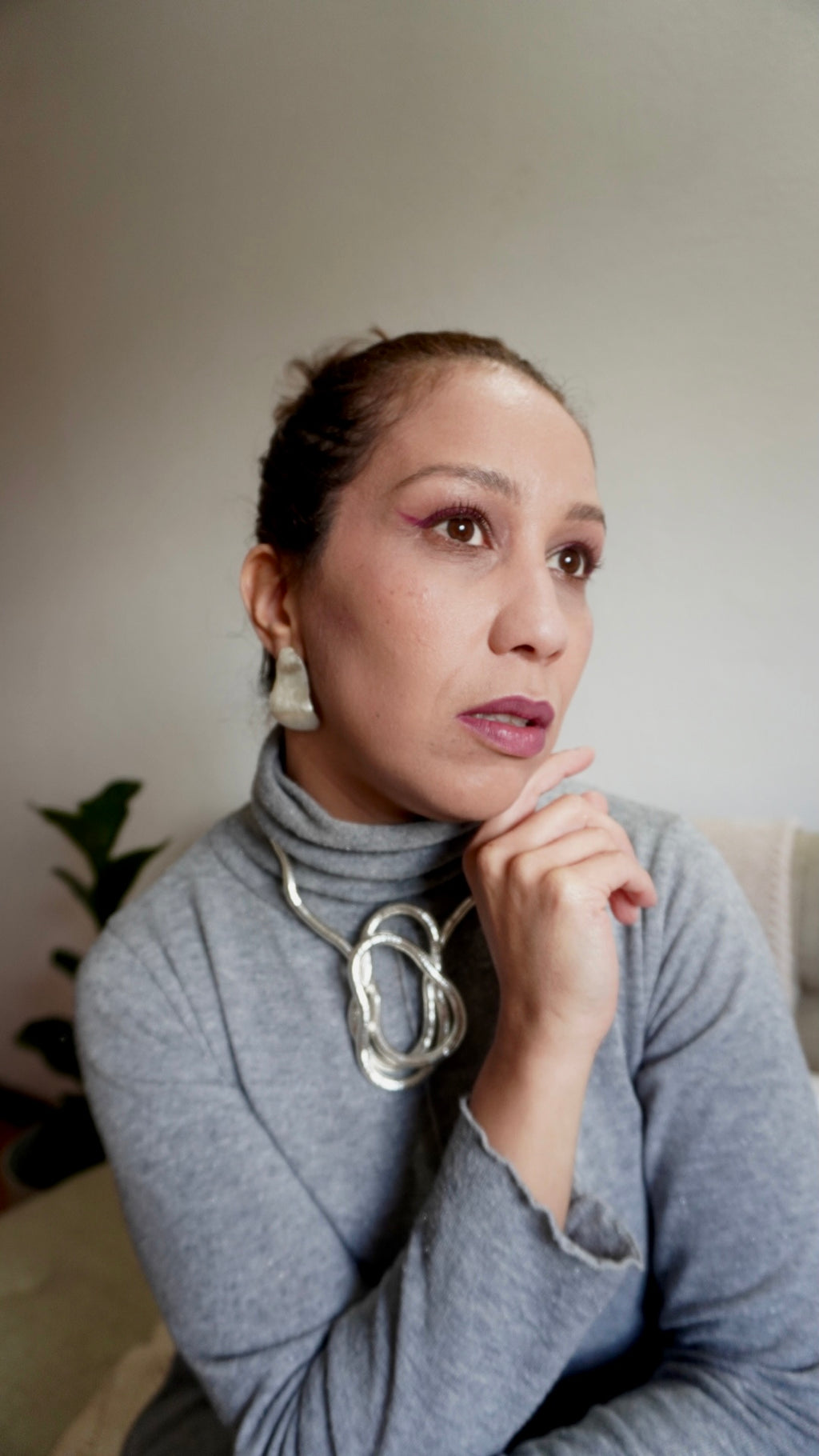 Brinco de prata onda orgânico