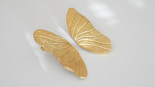 Brinco asa banho de ouro 18k com base em prata 925