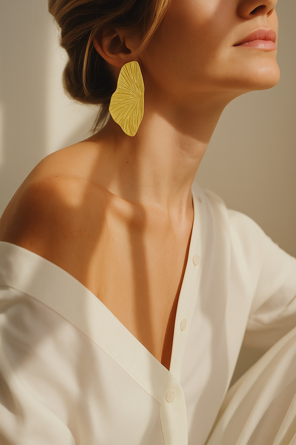 Brinco asa banho de ouro 18k com base em prata 925